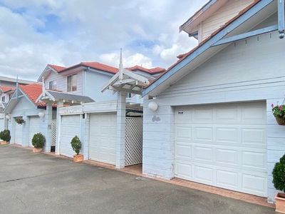 28F Hilly Street, Mortlake