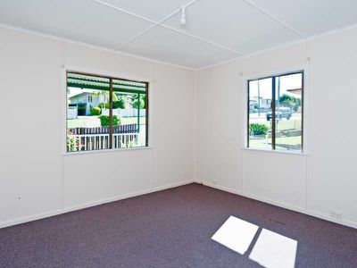 14 Roberts Street, North Ipswich