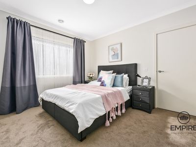 8 Pontiac Road, Cranbourne East