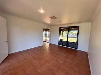 4 Hopkins Parade, Dubbo