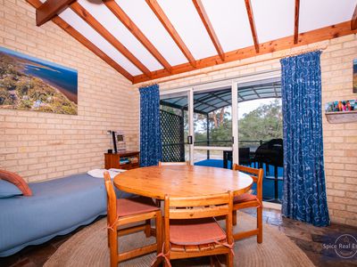 2 / 1 Maraveen Place, Ocean Beach