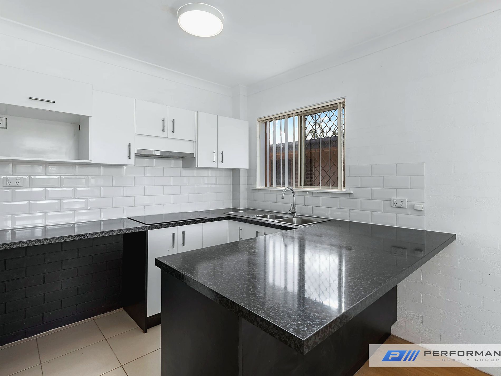 4 / 17 Meyer Street, Southport