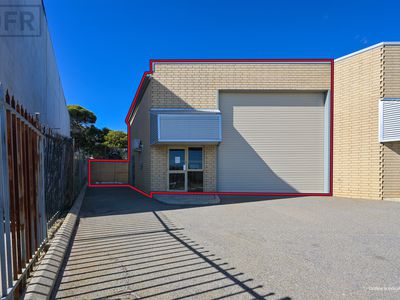 1 / 7 Geelong Court, Bibra Lake