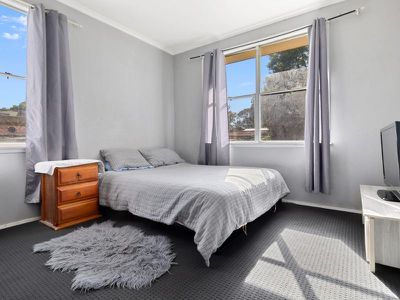 34 Sinclair Cres, Seymour