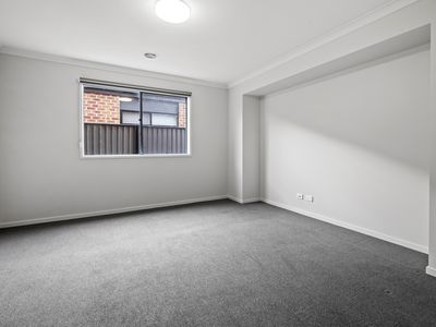 33 Burford Way, Cranbourne North