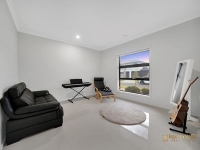 12 Perceval Place, Mambourin