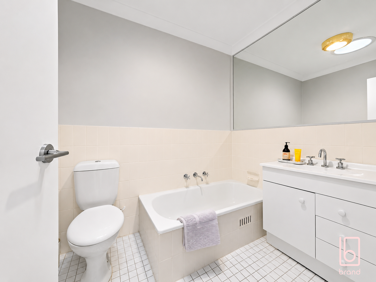 7 / 13 Lake Street, Budgewoi