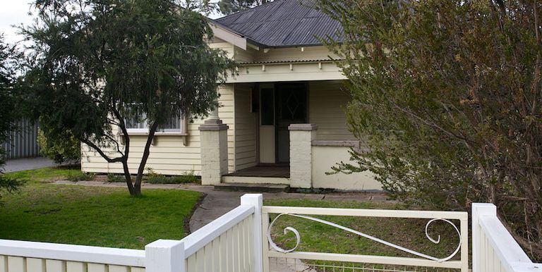 23 Weir Street, Euroa