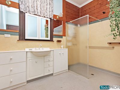 102 High Street, Heathcote