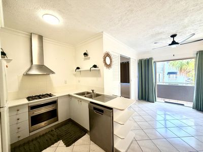 1211 / 2-10 Greenslopes St, Cairns North