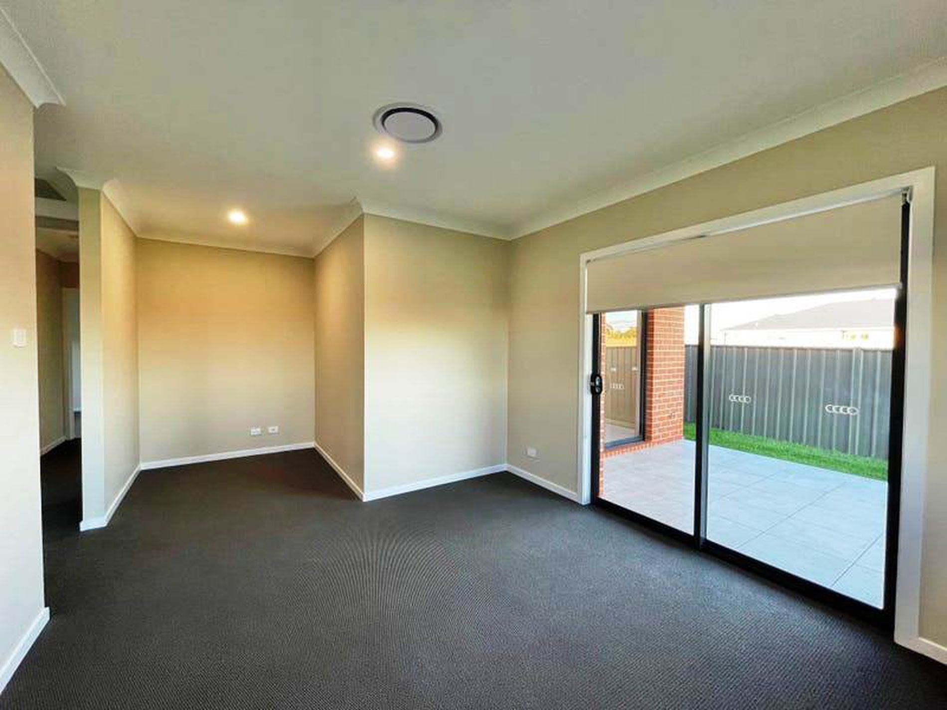 35 Federation Boulevard, Forbes
