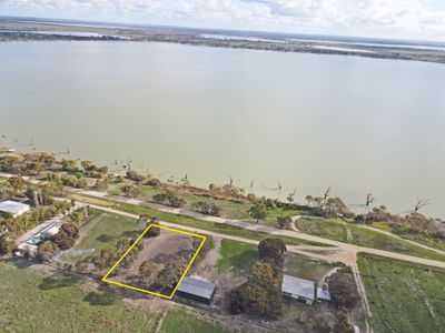 122 McFarlane Road, Lake Charm