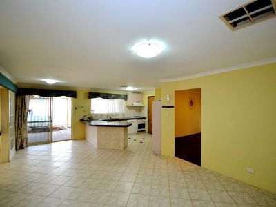 27 Carpenteria Crescent, Kenwick