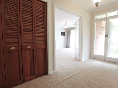 15 Douglas Avenue, Box Hill South