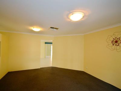 27 Carpenteria Crescent, Kenwick