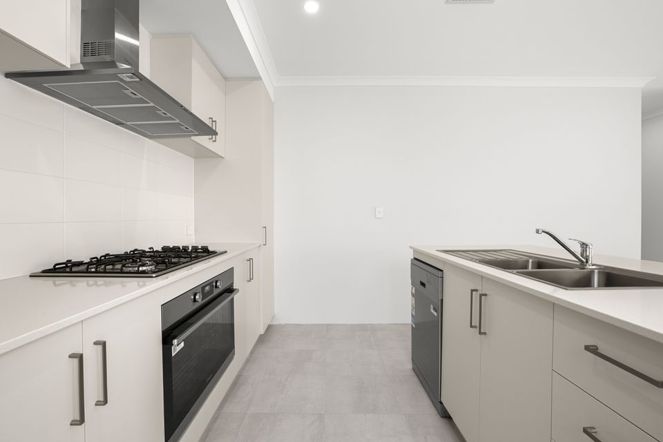 4 Lustre Rd, Baldivis