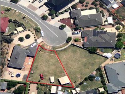 8 Ombana Court, Ascot
