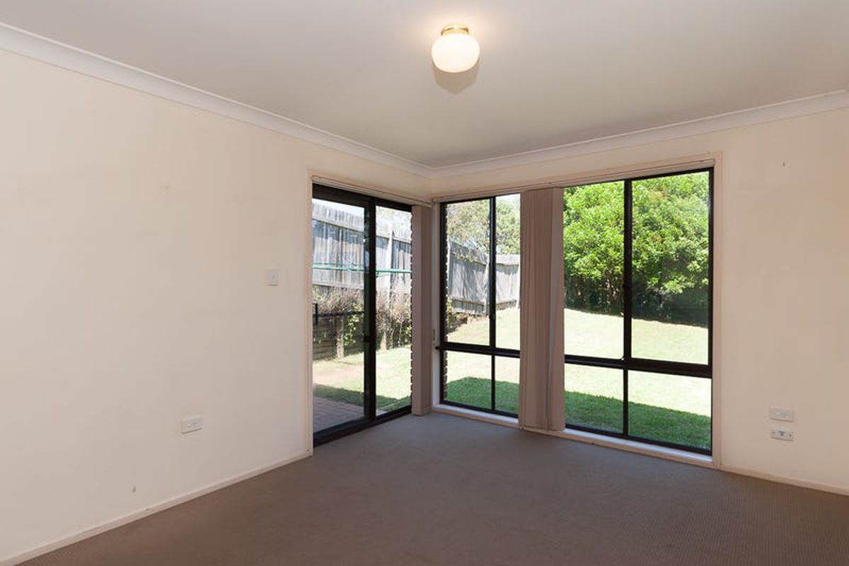 2 / 32 Bronzewing Drive, Erina