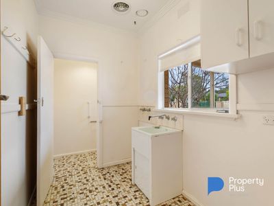 154 MacKenzie Street West, Golden Square