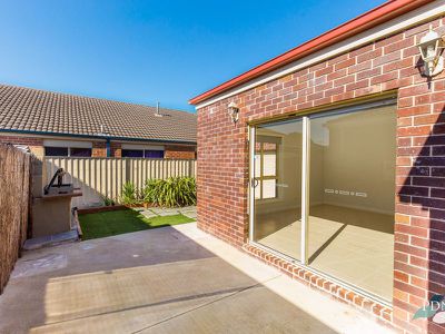 2 / 55 Walls Road, Werribee