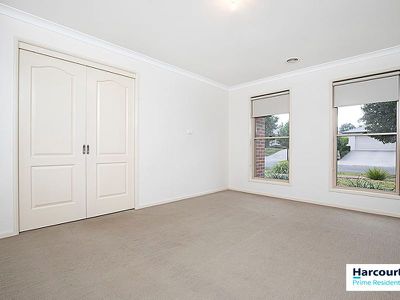 15 / McKenna Avenue, Yass