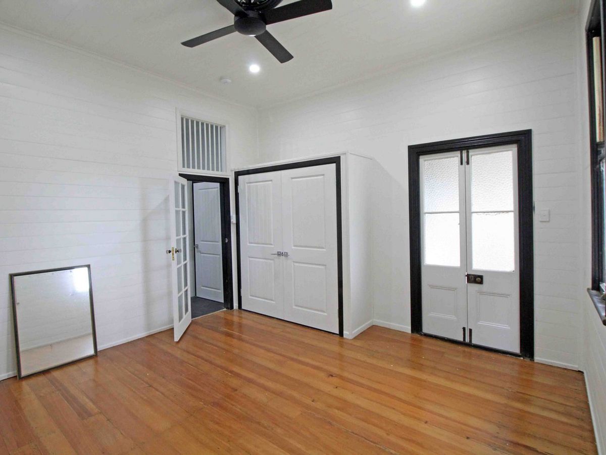 19 BROADWAY, Herberton