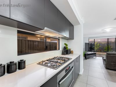 19 Ametrine Street, Treeby