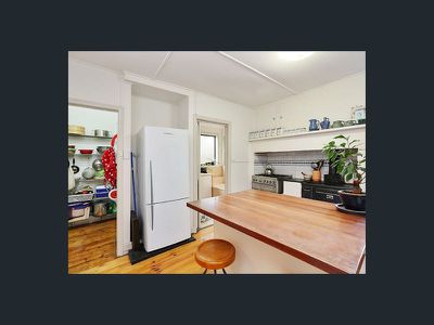 39 Lawton Avenue, Geelong West