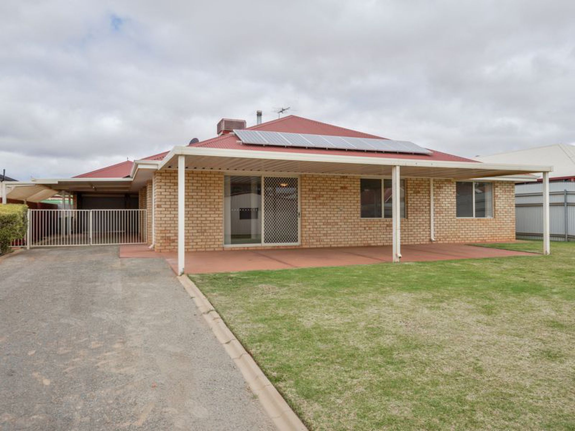 25 Longmore Parade, Broadwood