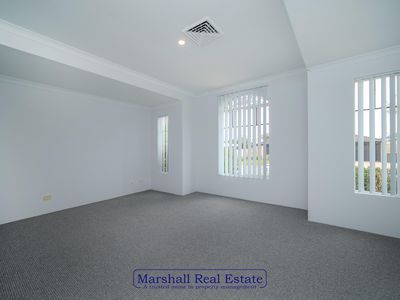 26 Tableland Way, Carramar