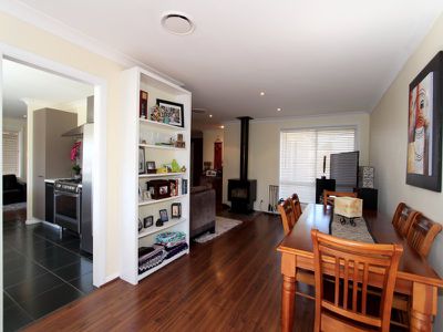 4 Crawford Crescent, Windradyne