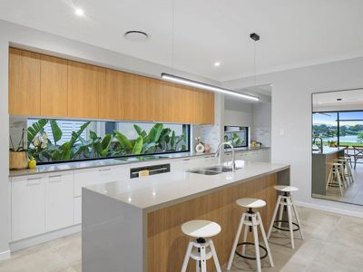 90 Bamboo Avenue, Benowa