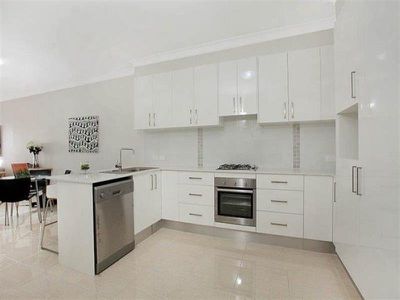 1 / 25 Yellow Rock Road, Albion Park