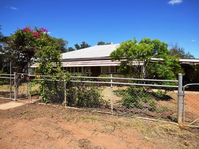 9 Quail Street, Longreach