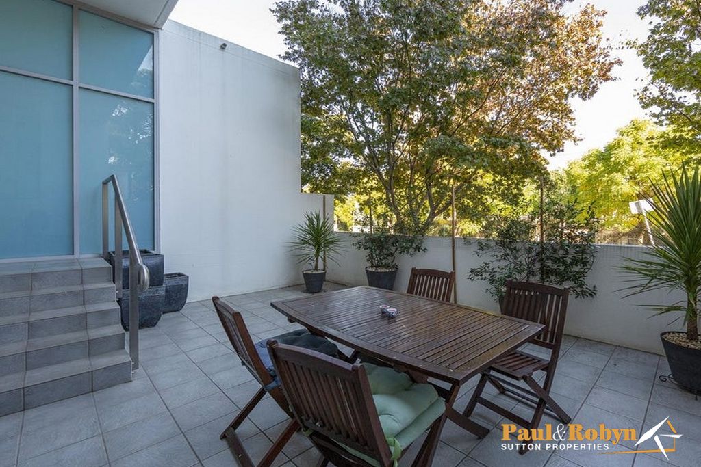 18 / 60 Lowanna Street, Braddon