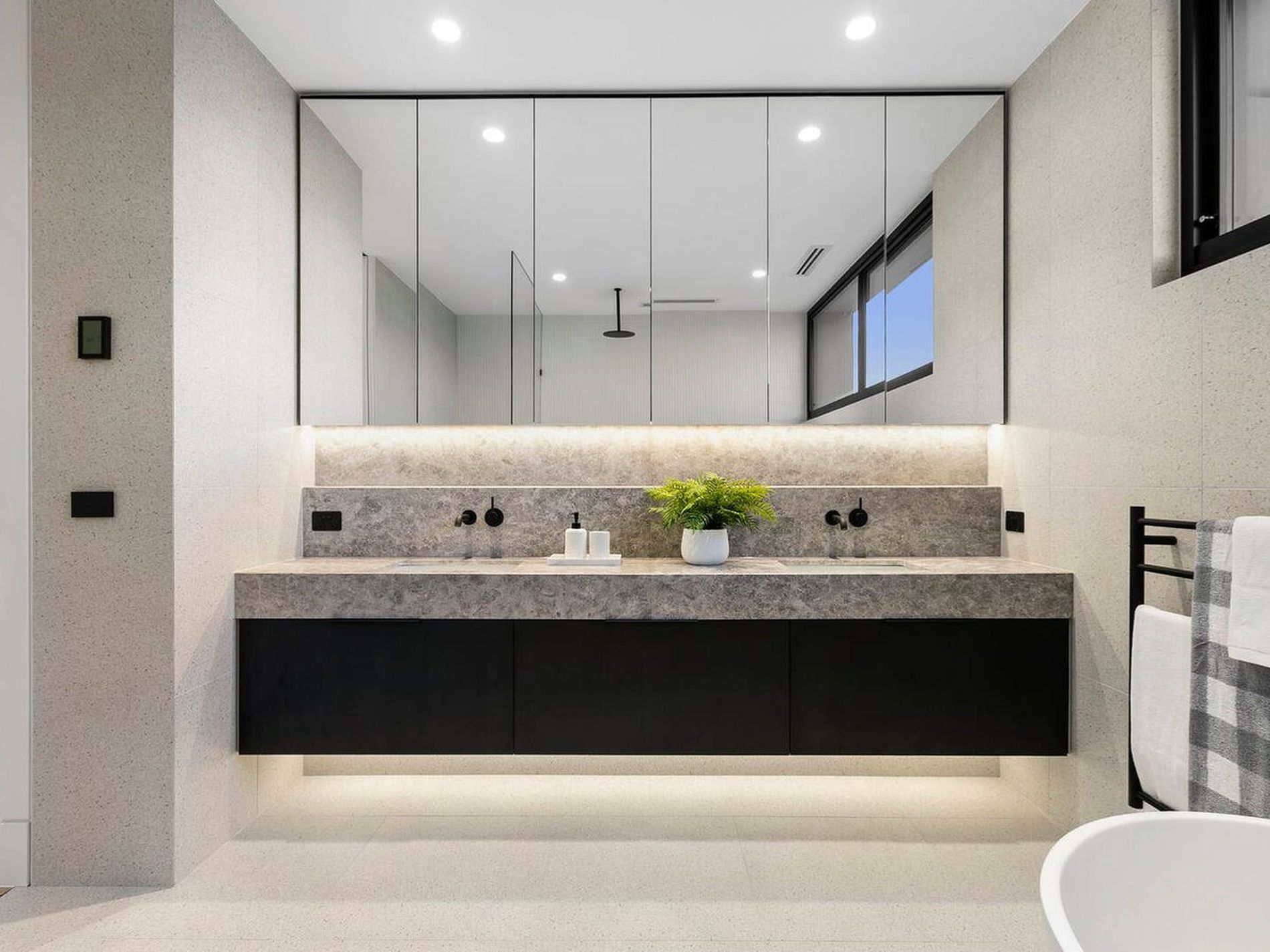 1 / 7 Tobruk Cres, Williamstown