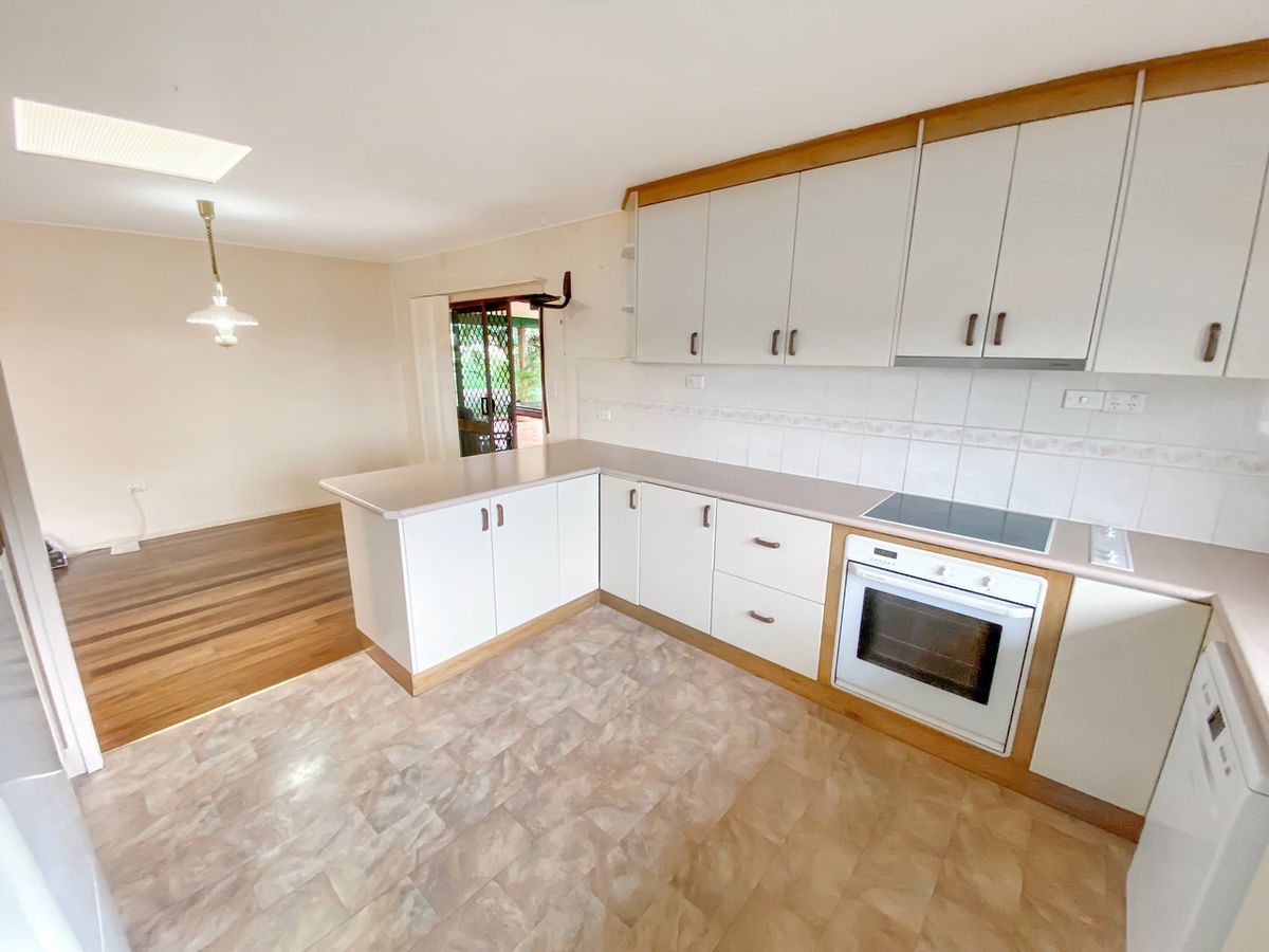 8394 Kennedy Highway, Atherton