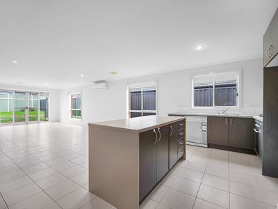 57 Lady Penrhyn Drive, Wyndham Vale