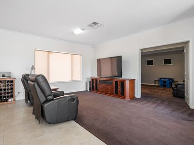 2 Pirring Way, Hannans