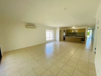 54 Denham Crescent, North Lakes