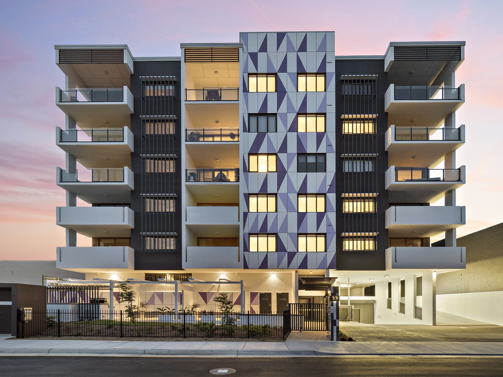 21 / 33 Sword Street, Woolloongabba