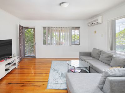 11 Nerang Broadbeach Road, Nerang