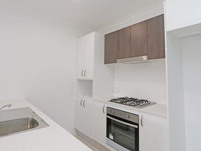 2 / 41 First Street, Weston