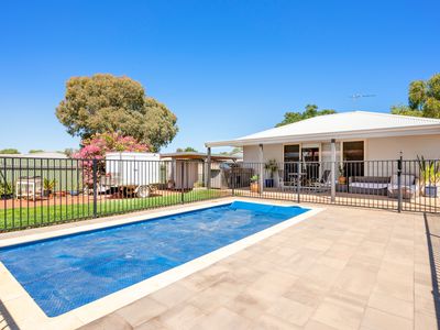 24 Phoenix Place, South Kalgoorlie