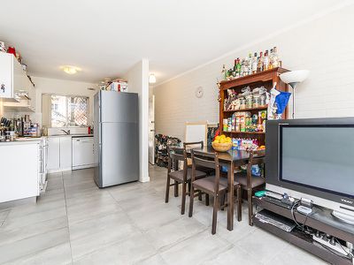2 / 24 Baldwin Street, Como