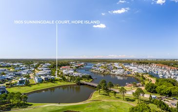 1905 Sunningdale Court, Hope Island