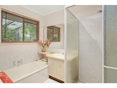 12 Gumdale Court, Noosaville