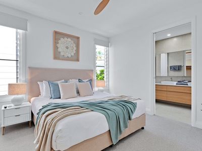 2 Leo Crescent, Alexandra Headland