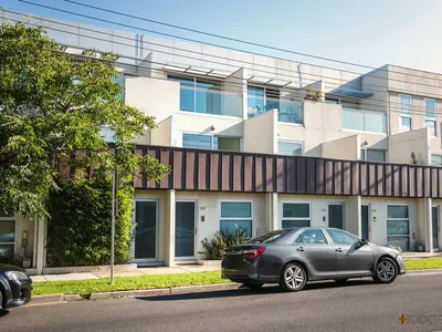 200 Como Parade East, Parkdale