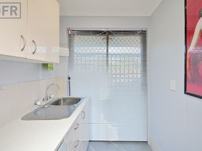6 / 5 Berrigan Drive, South Lake